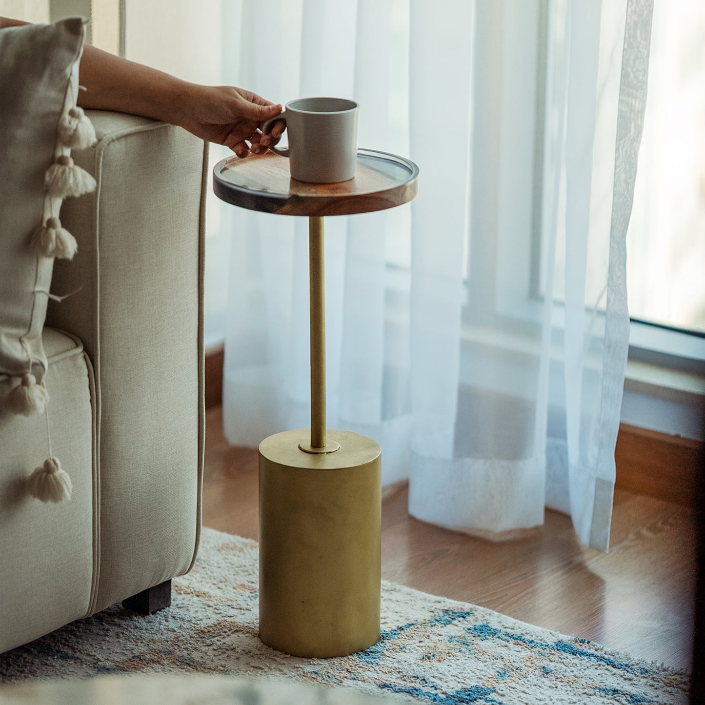 BLACK RIVER ACACIA ACCENT TABLE