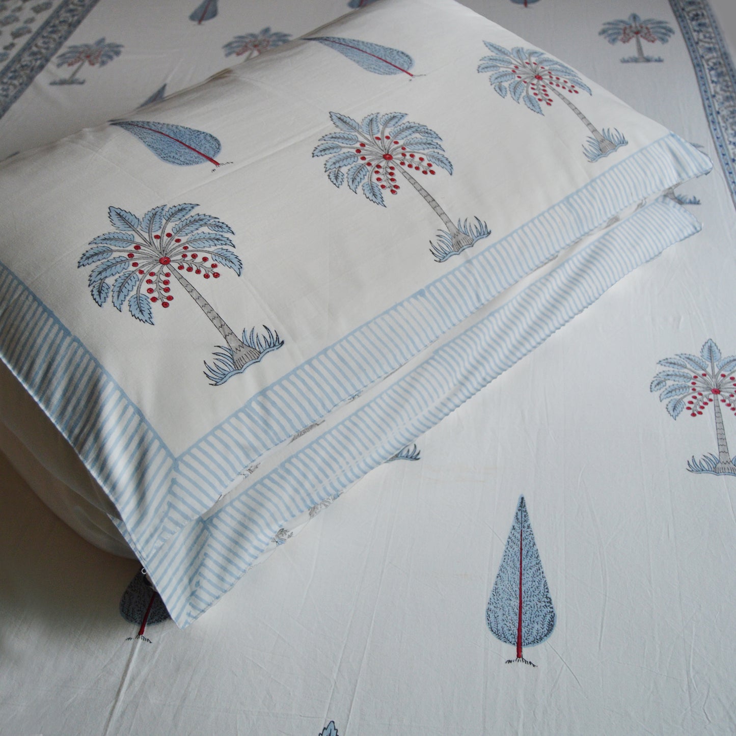 OASIS BEDSHEET SET