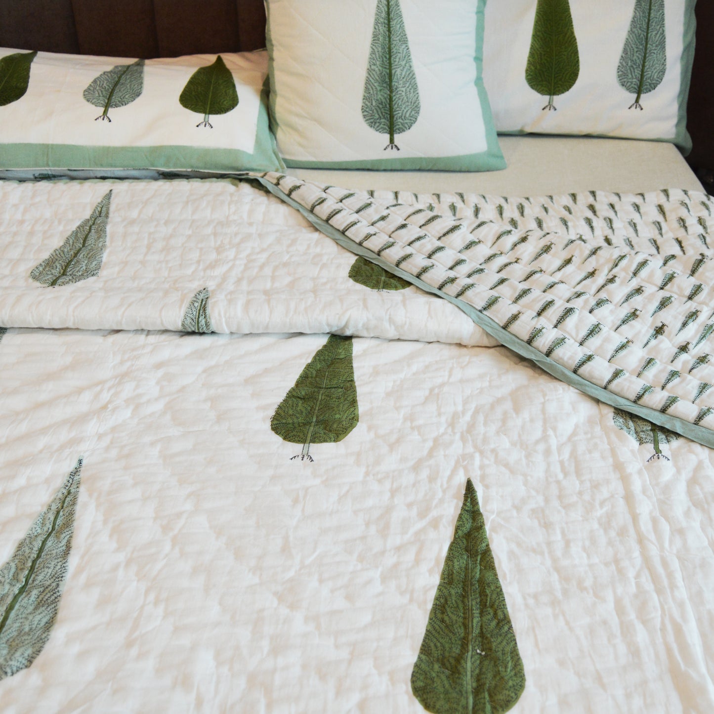 PINE TREE QUILT SET